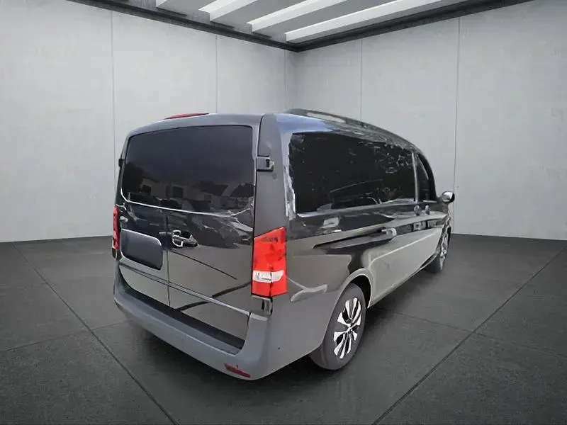 Gebraucht Mercedes e-Vito 150 kW (204 PS) 2025 Grau Van