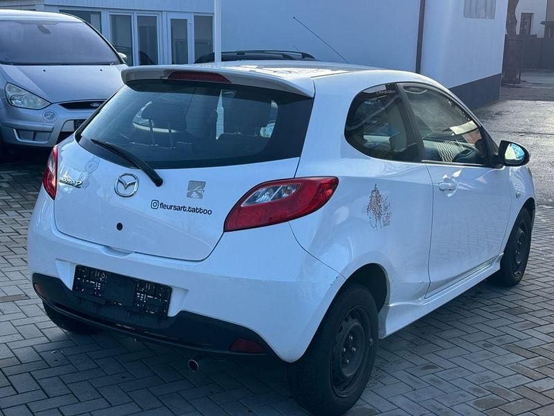 Gebraucht Mazda 2 Inclusive 102 PS (75 kW) 2010 Weiß Limousine