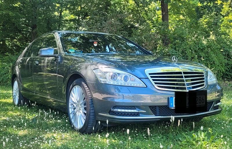 Andere außenfarben Gebraucht 2009 Mercedes S450 Limousine | 17.000 € - Bild 1/4