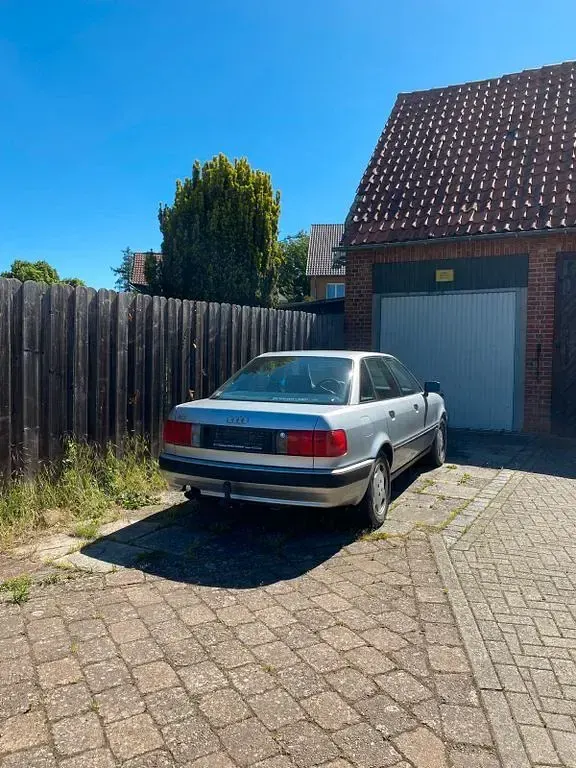Gebraucht Audi 80 90 PS (66 kW) 1993 Silber Limousine