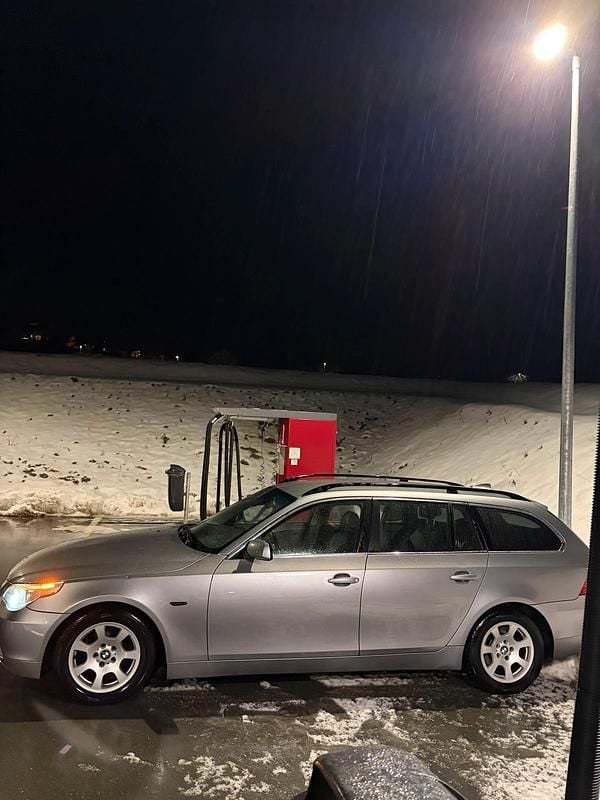 Gebraucht BMW 525 177 PS (130 kW) 2005 Grau Kombi