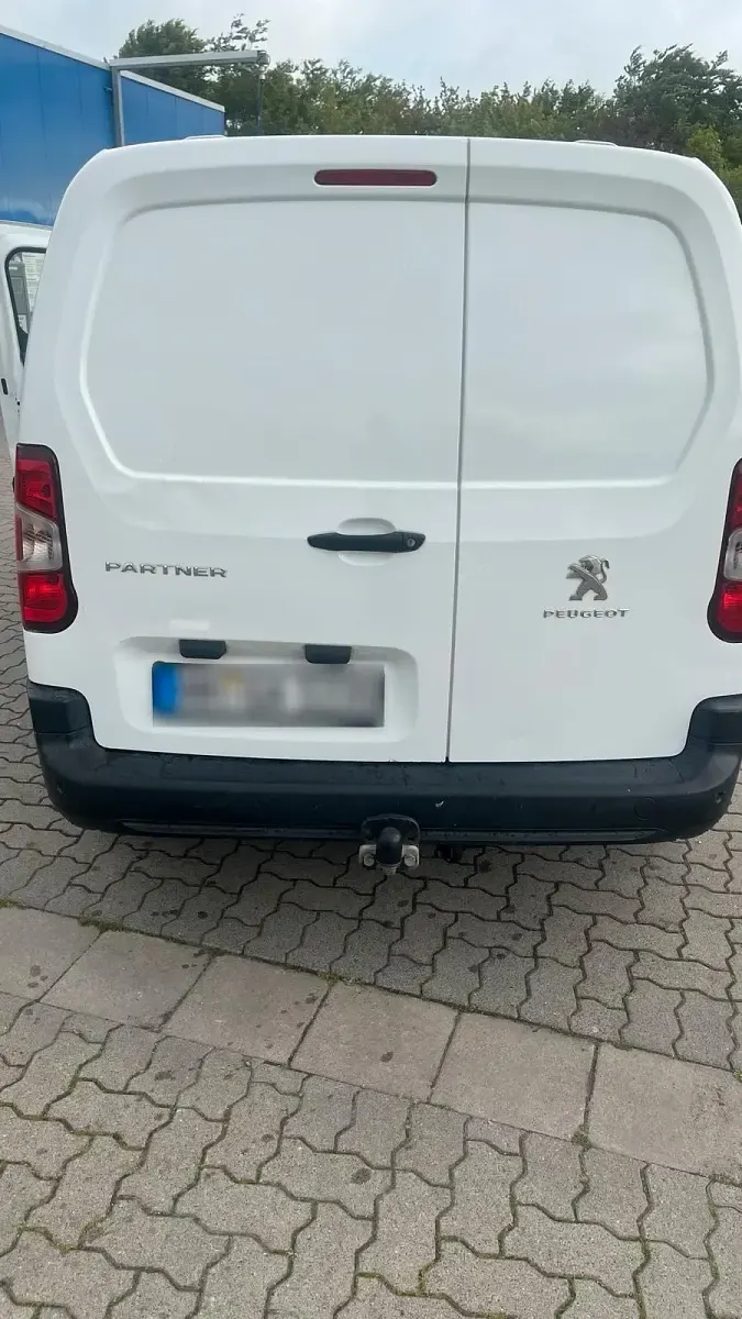 Gebraucht Peugeot Partner 101 PS (74 kW) 2019 Weiß Van / Kleinbus