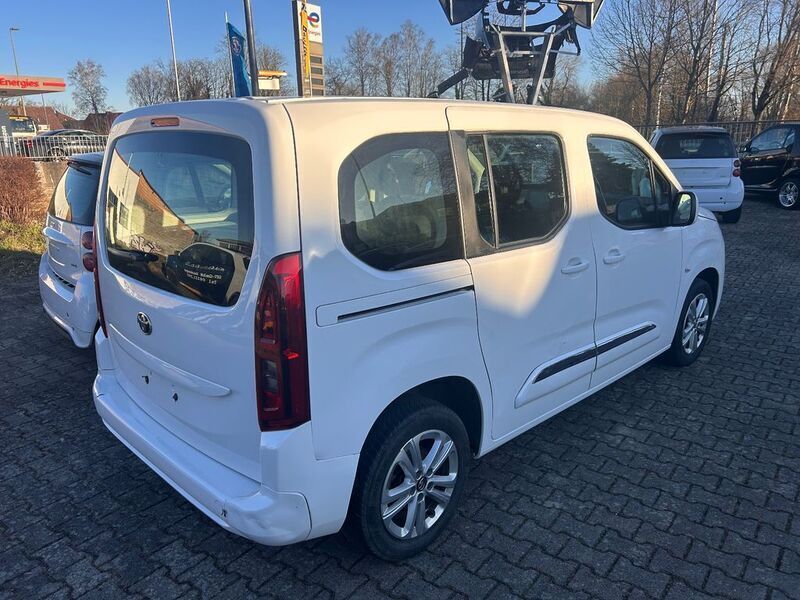 Weiß Gebraucht 2021 Toyota Proace Verso City Kombi | 10.990 € (Superpreis) - Bild 1/4