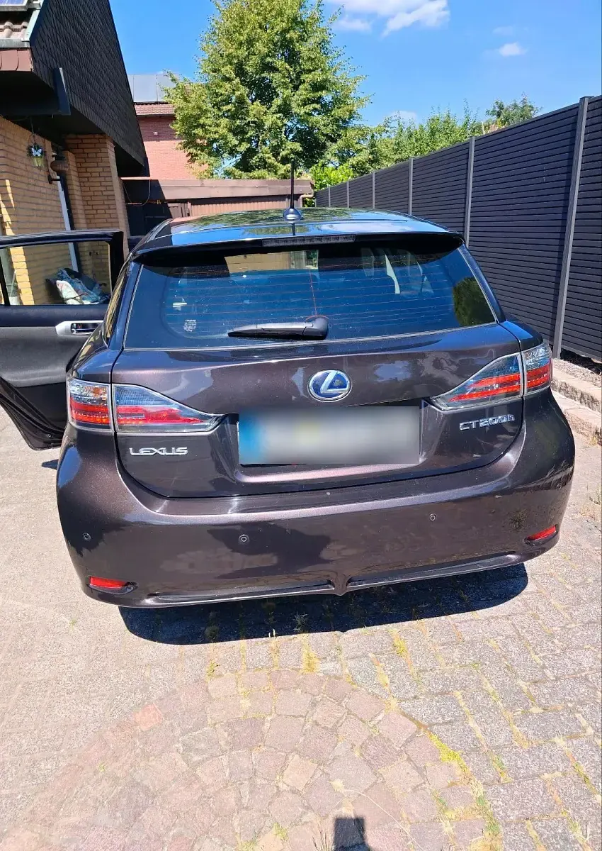 Gebraucht Lexus CT200h 136 PS (100 kW) 2013 Braun Limousine