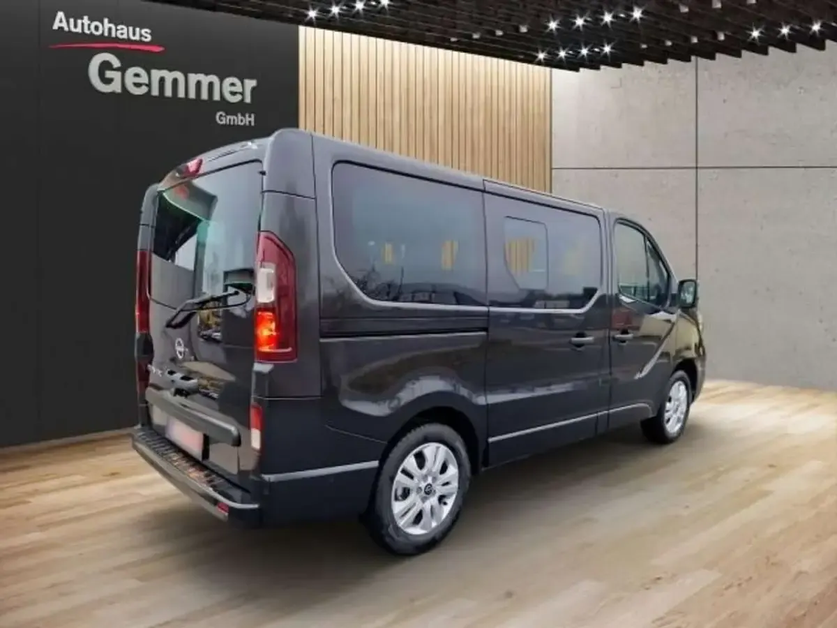 Gebraucht Nissan Primastar Tekna 170 PS (125 kW) 2025 Midnightblack Van / Kleinbus