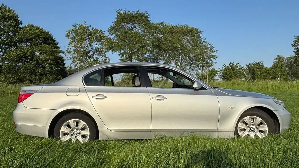 Gebraucht BMW 525 218 PS (160 kW) 2006 Silber Limousine