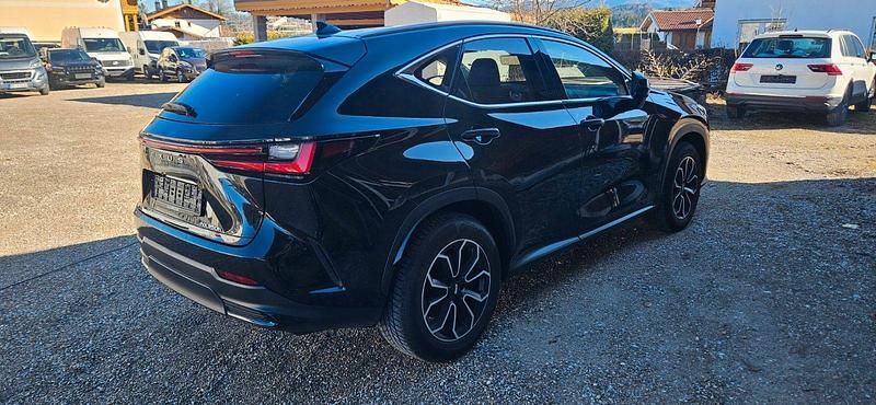 Gebraucht Lexus NX350h 241 PS (177 kW) 2022 Schwarz SUV