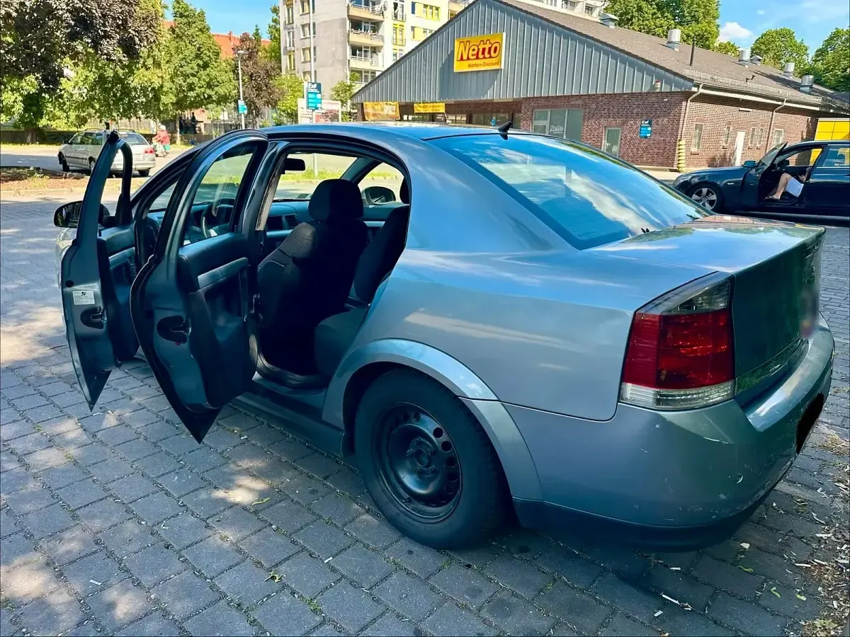 Gebraucht Opel Vectra 105 PS (77 kW) 2005 Grau Limousine