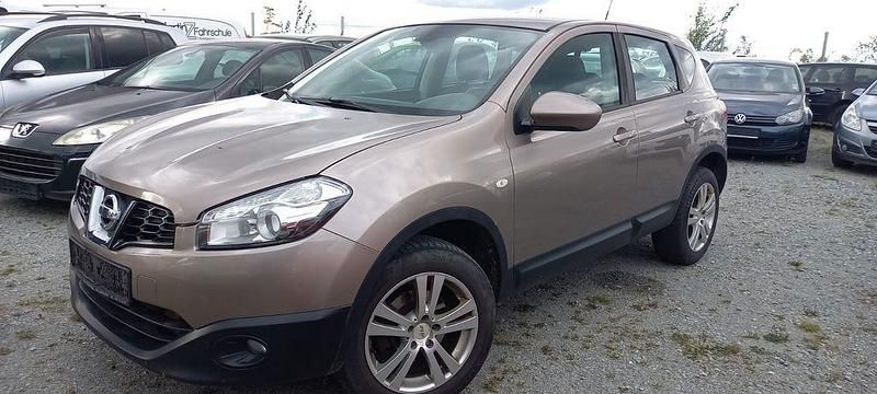 Braun Gebraucht 2012 Nissan Qashqai SUV | 3.999 € (Guter Preis) - Bild 1/4
