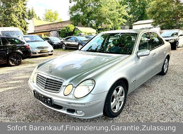 Silber Gebraucht 2002 Mercedes E240 Limousine | 3.299 € (Fairer Preis) - Bild 1/4