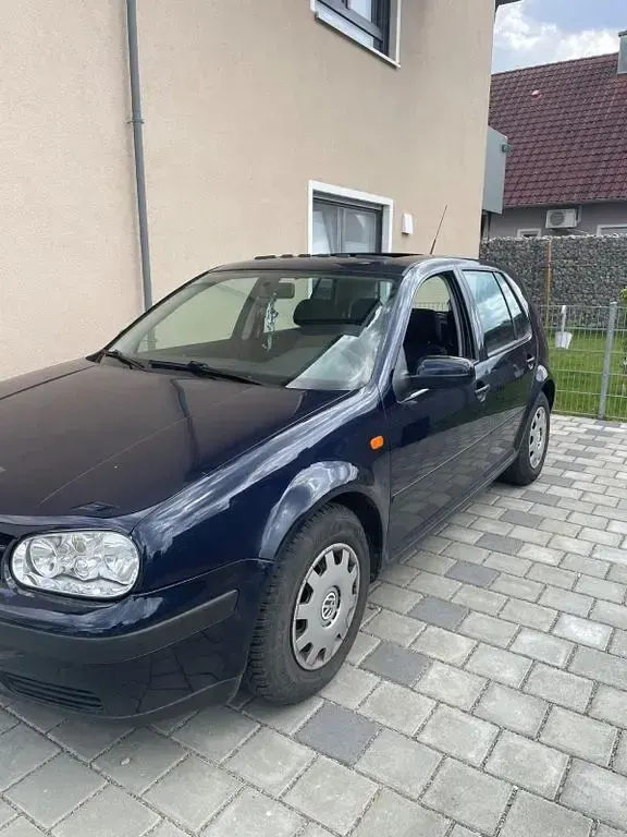 Używany VW Golf III Basis 75 KM (55 kW) 1998 Niebieski Sedan/Limuzyna