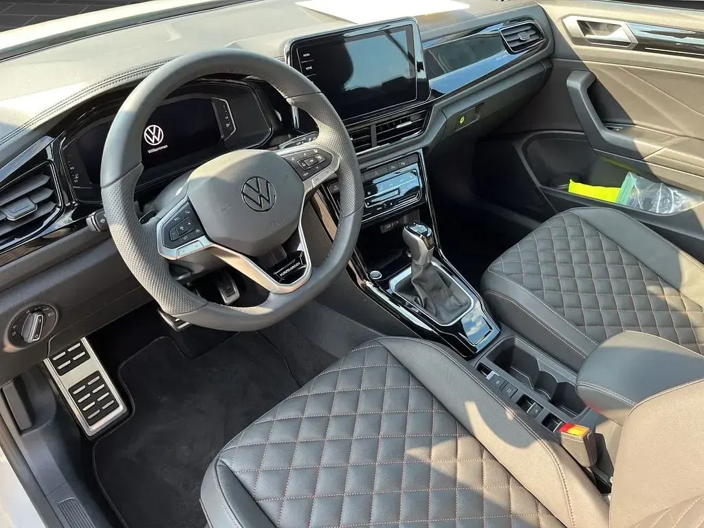 Gebraucht VW T-Roc Cabriolet Karmann 150 PS (110 kW) 2025 Ascotgrau / schwarz Cabrio