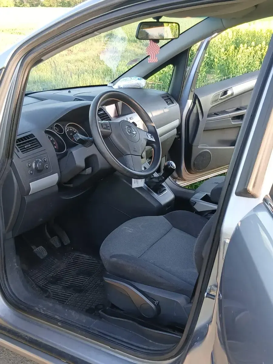Gebraucht Opel Zafira 140 PS (102 kW) 2007 Silber Van / Kleinbus