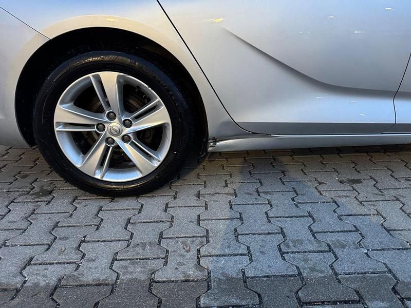 Gebraucht Opel Insignia Edition 170 PS (125 kW) 2018 Silber Kombi