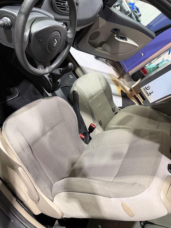 Gebraucht Renault Clio II Expression 75 PS (55 kW) 2005 Grau Limousine