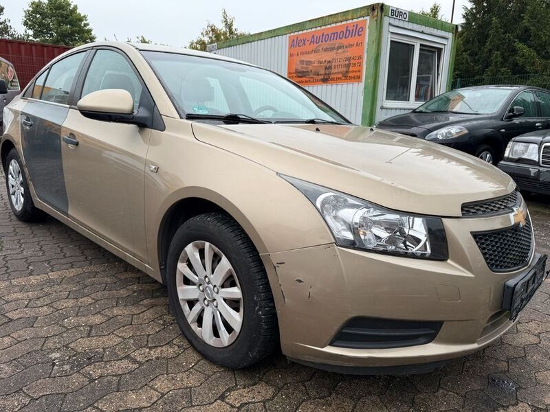 Gebraucht Chevrolet Cruze LS 113 PS (83 kW) 2010 Beige Limousine
