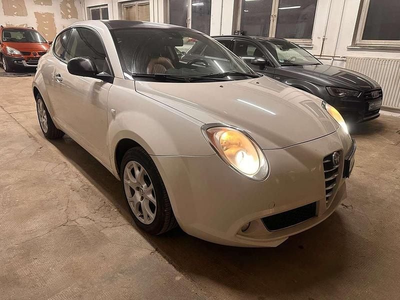 Weiß Gebraucht 2009 Alfa Romeo MiTo Kleinwagen | 4.300 € (Etwas zu teuer) - Bild 1/4