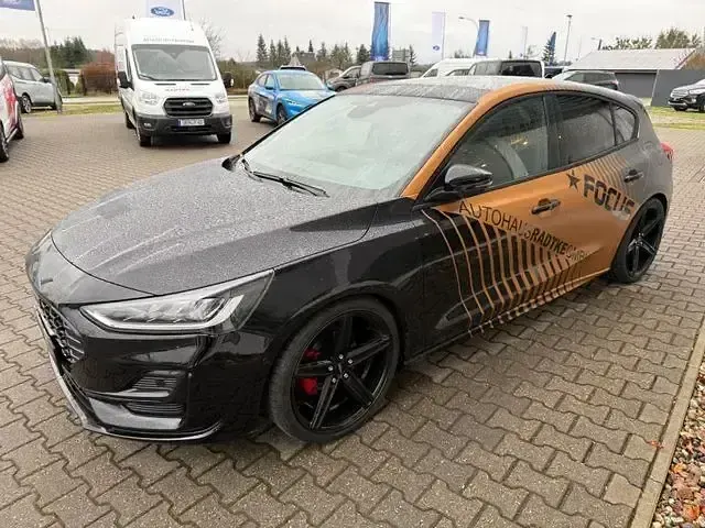 Gebraucht Ford Focus ST-Line X 116 PS (85 kW) 2023 Schwarz Limousine