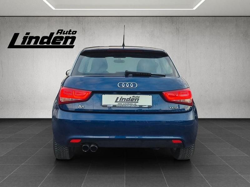 Gebraucht Audi A1 Ambition 122 PS (89 kW) 2011 Blau Limousine