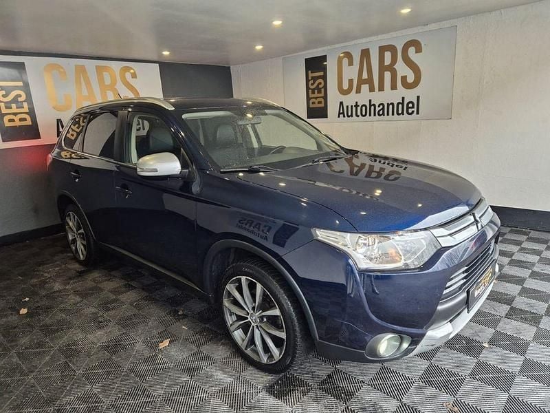 Gebraucht Mitsubishi Outlander Diamant Edition 150 PS (110 kW) 2015 Blau SUV