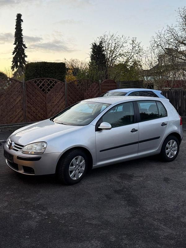 Gebraucht VW Golf IV 105 PS (77 kW) 2004 Silber Kleinwagen