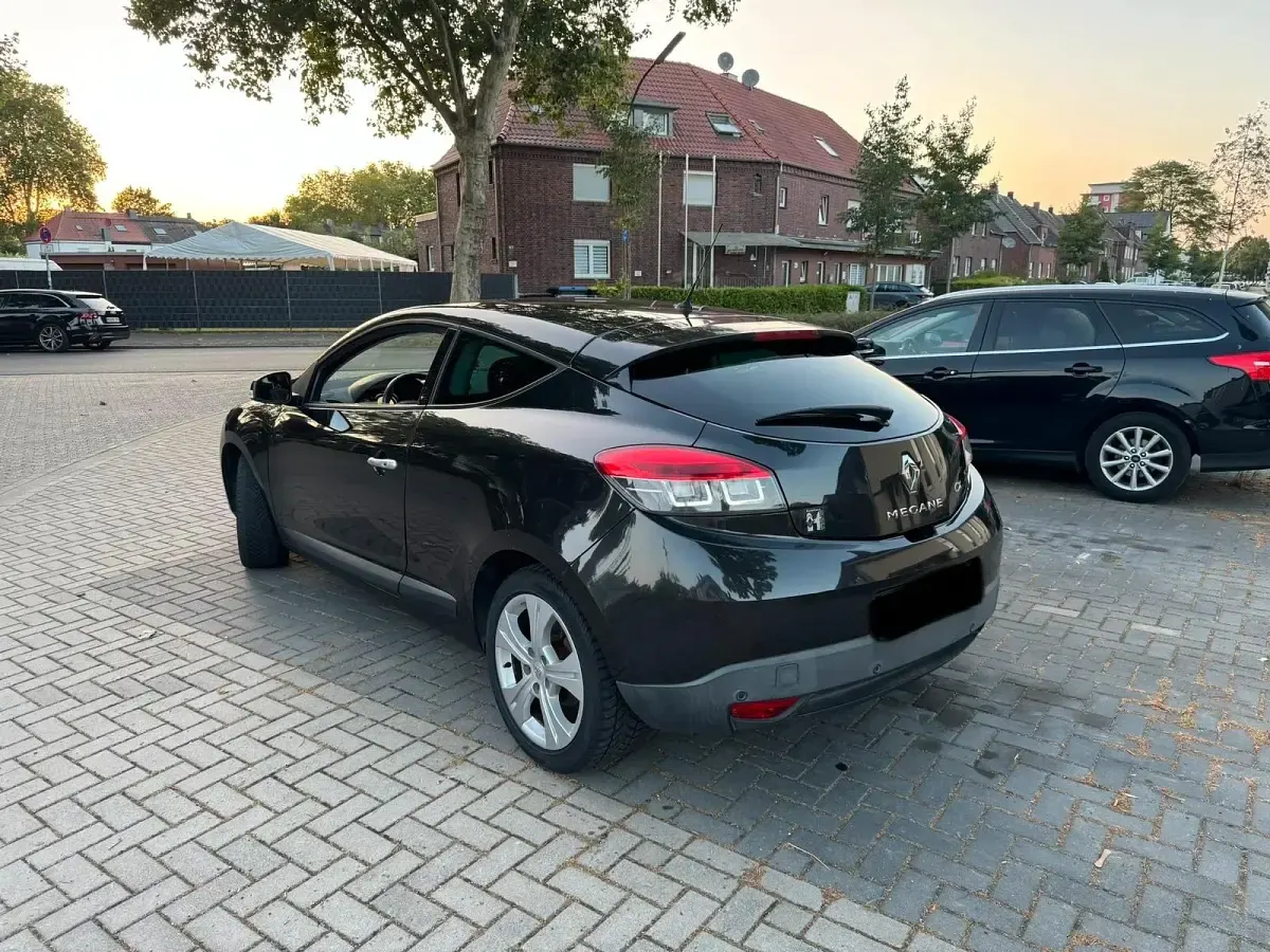 Gebraucht Renault Mégane Coupé 131 PS (96 kW) 2010 Schwarz Coupé