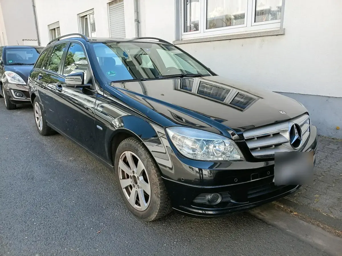 Gebraucht Mercedes C180 155 PS (114 kW) 2010 Schwarz Kombi
