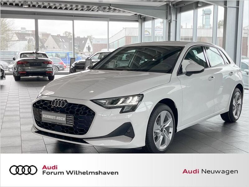 Weiß Neu 2025 Audi A3 Sportback Advanced Plus Limousine | 29.440 € (Superpreis) - Bild 1/4