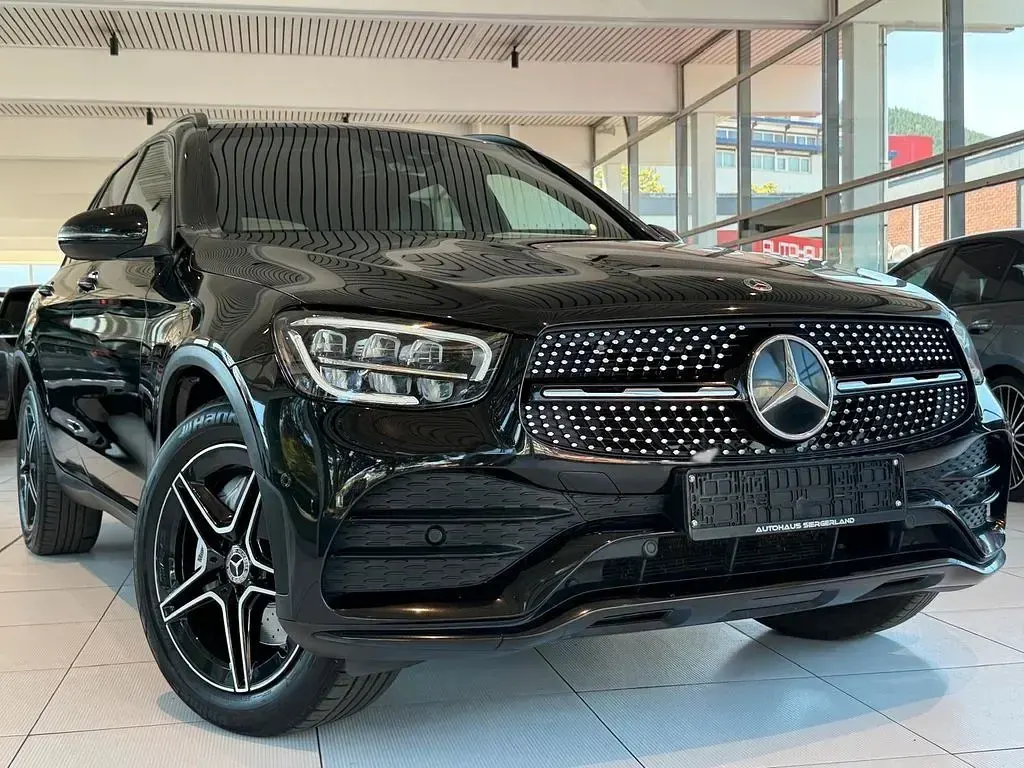 Gebraucht Mercedes GLC200 AMG 163 PS (119 kW) 2021 Schwarz SUV