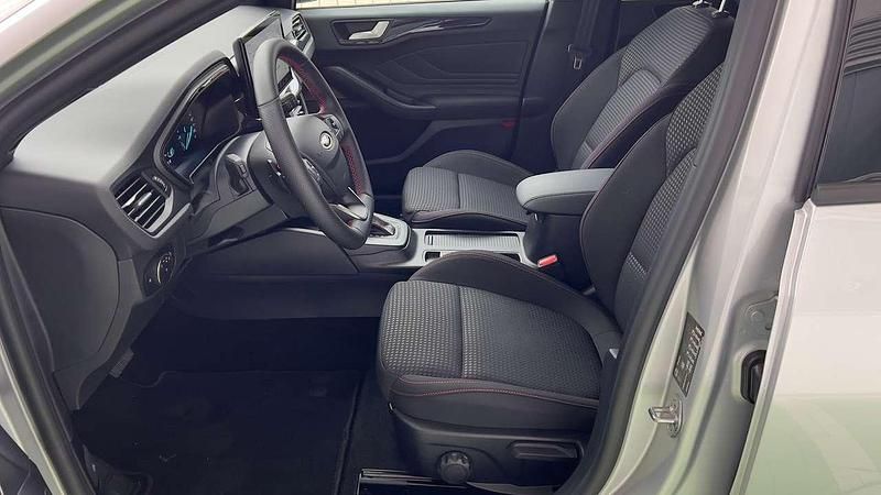 Gebraucht Ford Focus ST-Line 155 PS (114 kW) 2023 Silber Kombi