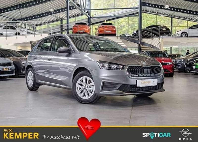 Grau Gebraucht 2022 Skoda Fabia Ambition Kleinwagen | 15.950 € (Fairer Preis) - Bild 1/1