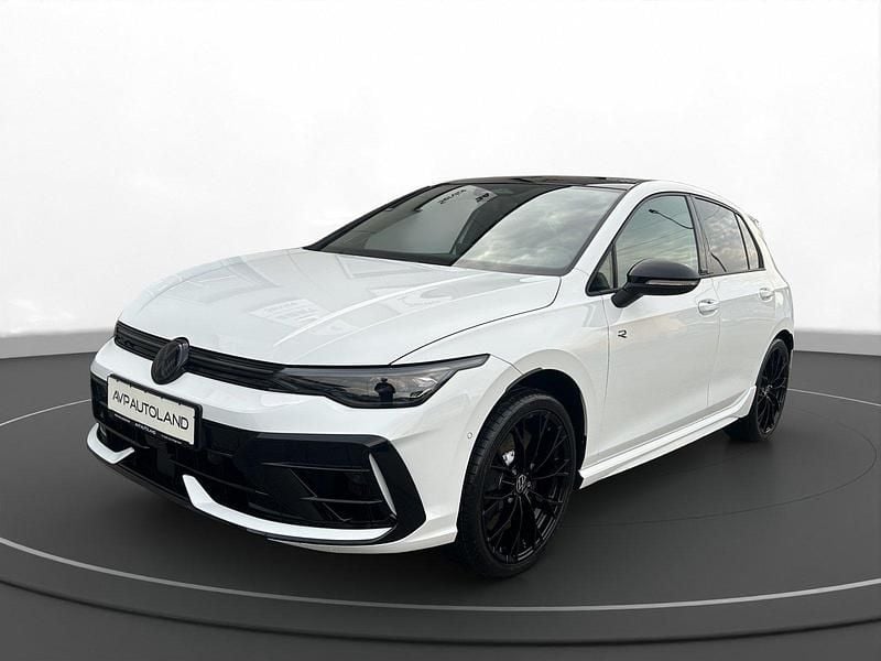 Pure white Gebraucht 2025 VW Golf VIII Black Edition | 56.490 € (Teuer) - Bild 1/4