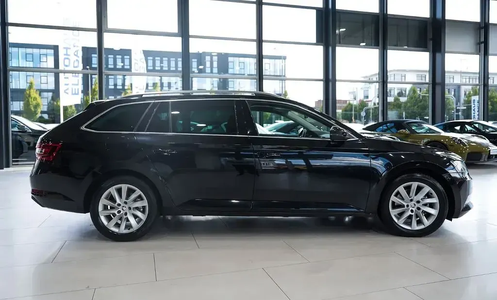 Gebraucht Skoda Superb Style 150 PS (110 kW) 2017 Schwarz Kombi