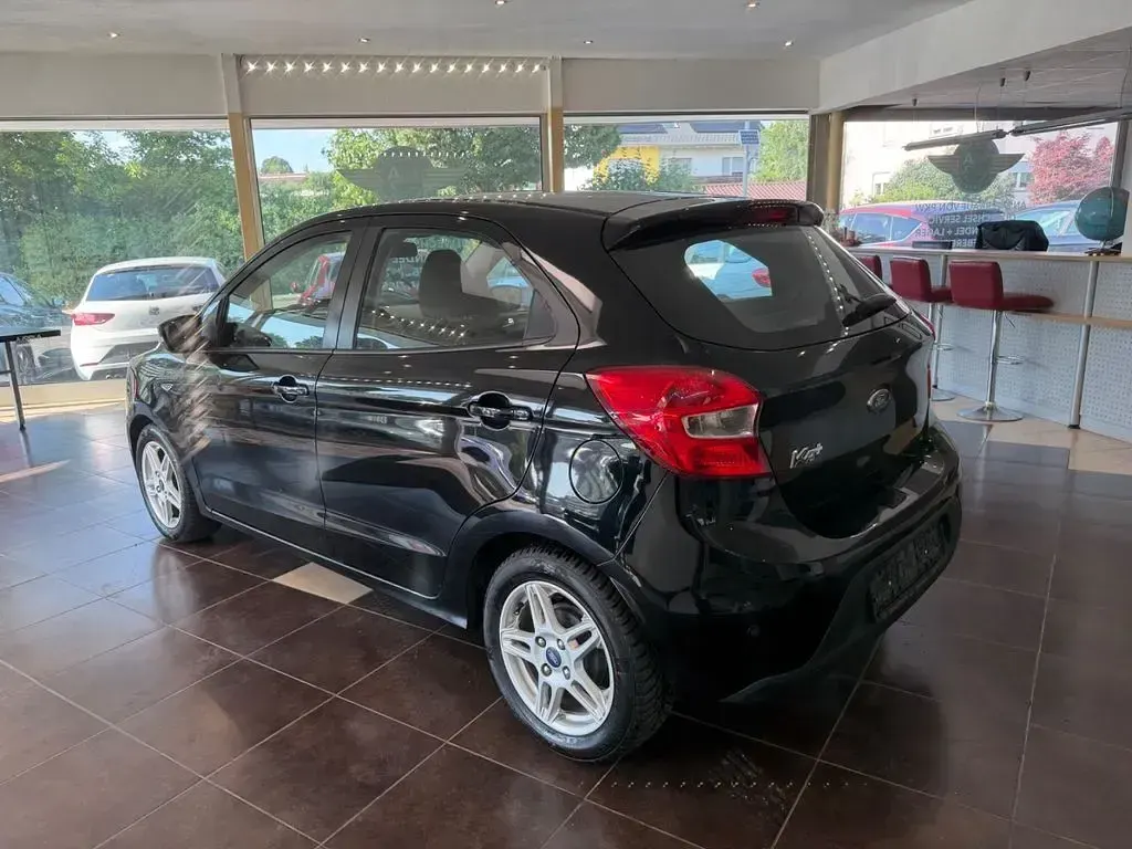 Gebraucht Ford Ka Plus Cool & Sound Edition 86 PS (63 kW) 2018 Schwarz Kleinwagen