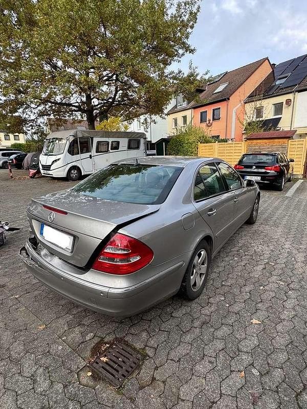 Gebraucht Mercedes E240 Elegance 177 PS (130 kW) 2003 Limousine