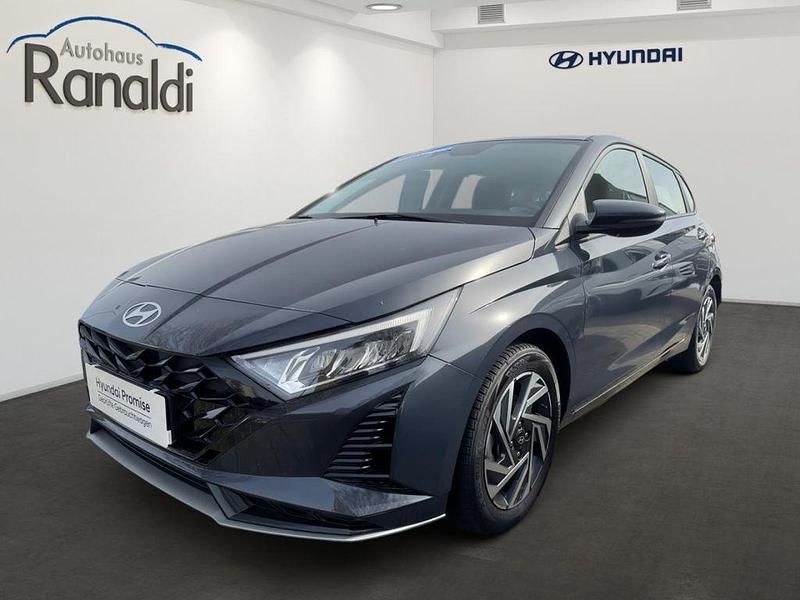 Met (grau Gebraucht 2024 Hyundai i20 Trend Limousine | 19.890 € (Etwas zu teuer) - Bild 1/4
