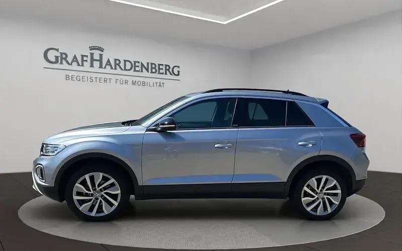Second-hand VW T-Roc Move 150 CP (110 kW) 2024 Argintiu SUV