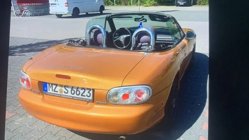 Second-hand Mazda MX5 110 CP (80 kW) 1999 Auriu Cabrio