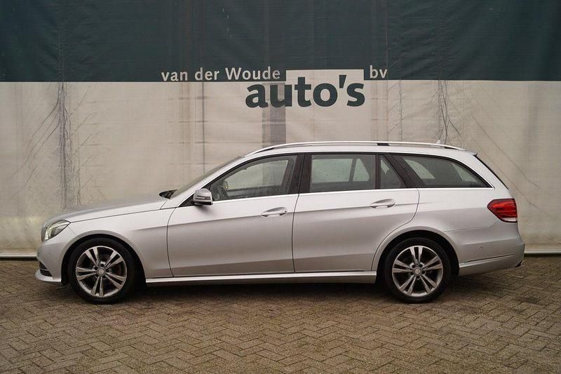 Grau Gebraucht 2014 Mercedes E200 Ambition Kombi | 11.979 € (Fairer Preis) - Bild 1/4
