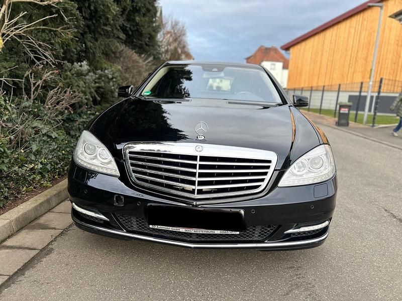 Schwarz Gebraucht 2010 Mercedes S450 Limousine | 11.500 € - Bild 1/4
