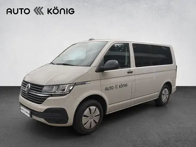 Gebraucht VW Multivan Trendline 150 PS (110 kW) 2021 Grün Van / Kleinbus