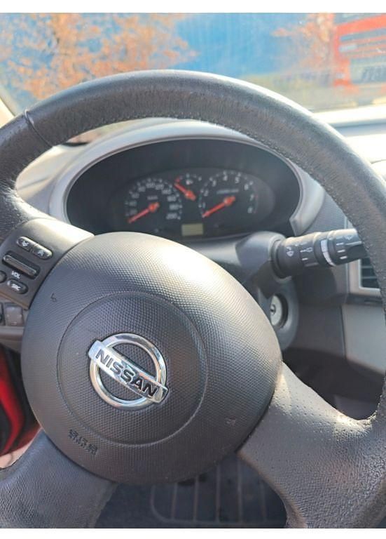 Gebraucht Nissan Micra Acenta 65 PS (47 kW) 2005 Rot Limousine