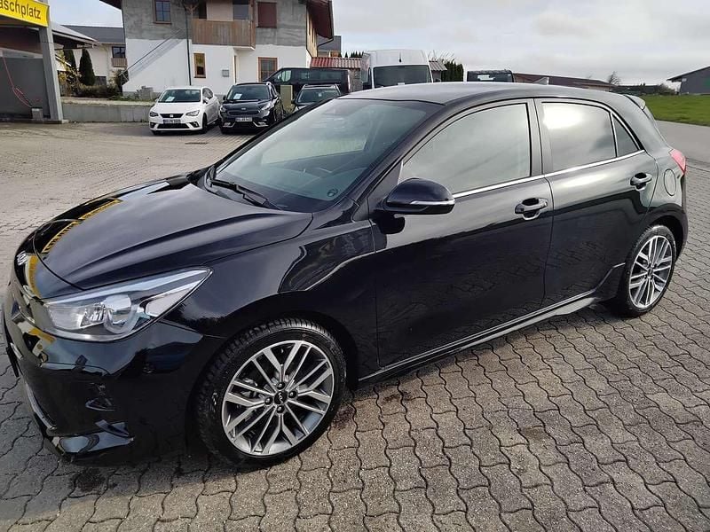 (abp) auroraschwarz met. Gebraucht 2023 Kia Rio Platinum Edition Kleinwagen | 19.890 € (Fairer Preis) - Bild 1/4