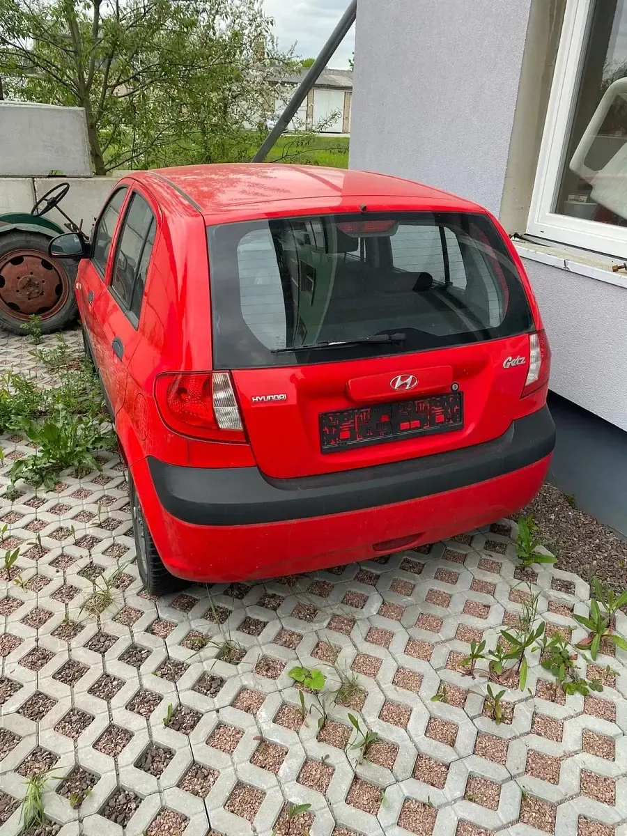Second-hand Hyundai Getz 67 CP (49 kW) 2008 Roșu Hatchback