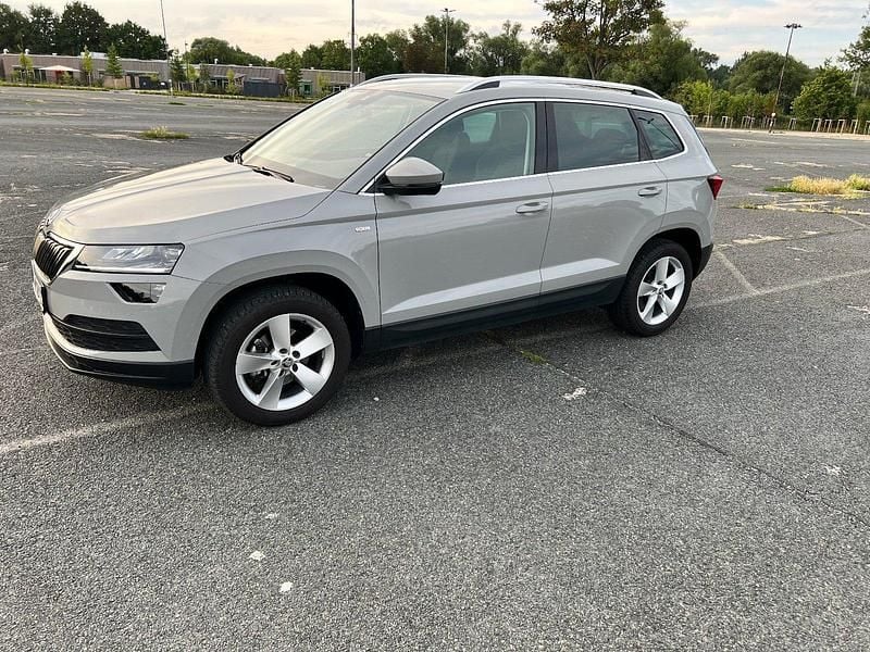 Grau Gebraucht 2019 Skoda Karoq Soleil SUV | 21.190 € (Fairer Preis) - Bild 1/4