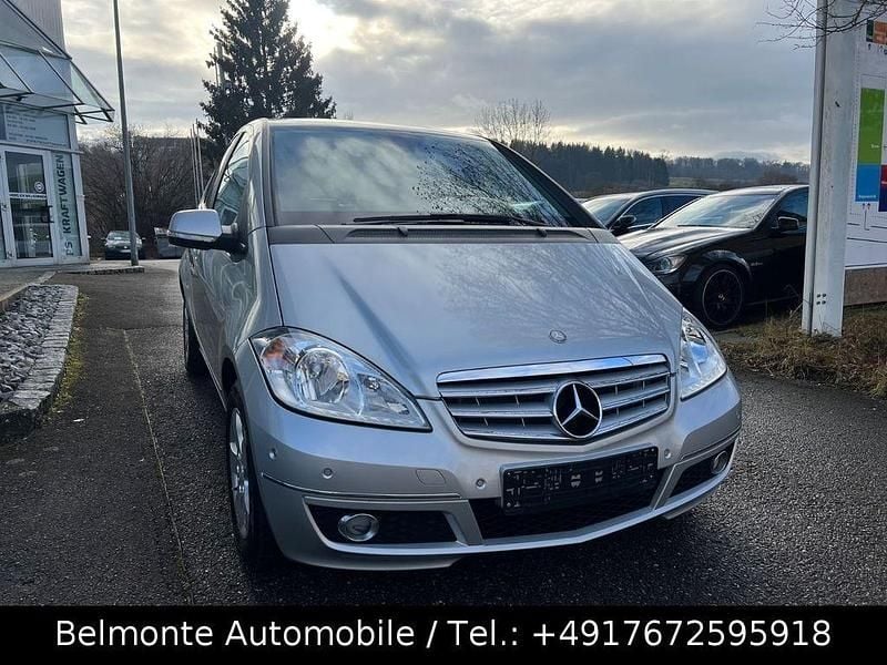 Silber Gebraucht 2010 Mercedes A180 Avantgarde Limousine | 9.999 € (Teuer) - Bild 1/3