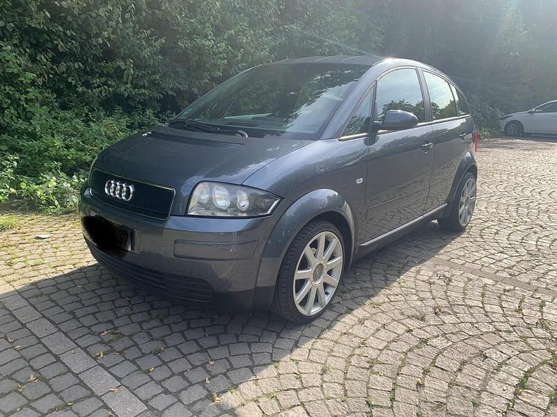 Grau Gebraucht 2002 Audi A2 S-Line Kleinwagen | 1.350 € (Superpreis) - Bild 1/4