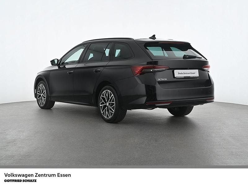 Gebraucht Skoda Octavia Selection 150 PS (110 kW) 2025 Schwarz (cerna magic/black magic) Kombi