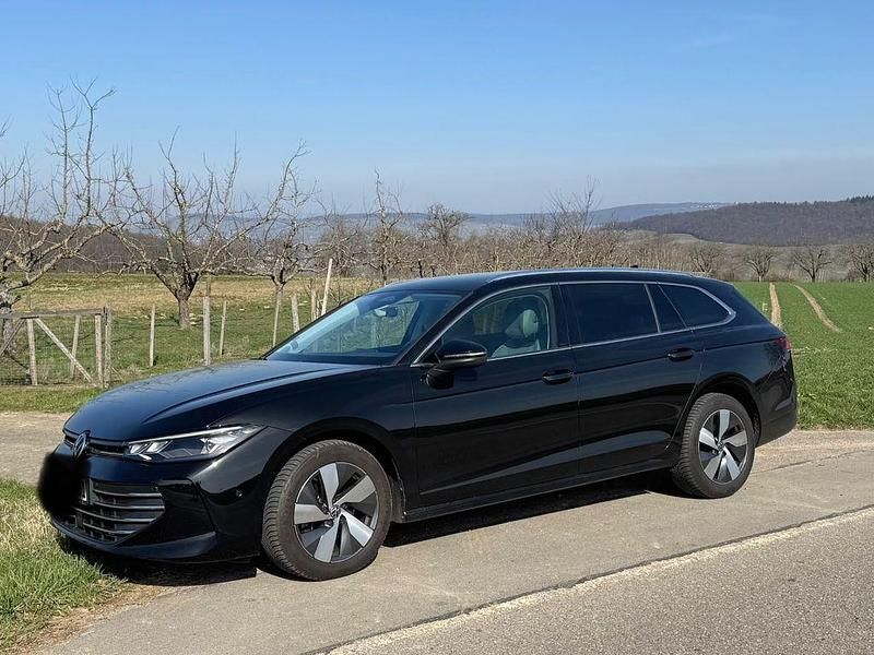 Gebraucht VW Passat 150 PS (110 kW) 2024 Schwarz Kombi