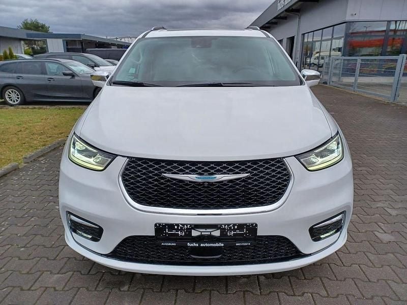 Używany Chrysler Pacifica Limited 264 KM (194 kW) 2021 Biały Van